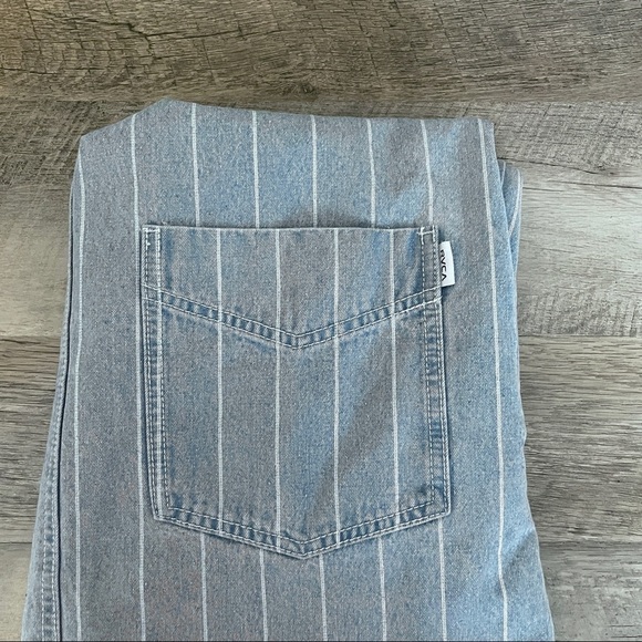 ๐บ RVCA Trail It Vertical Striped Vintage Washed Denim Dress Size S - Picture 7 of 15